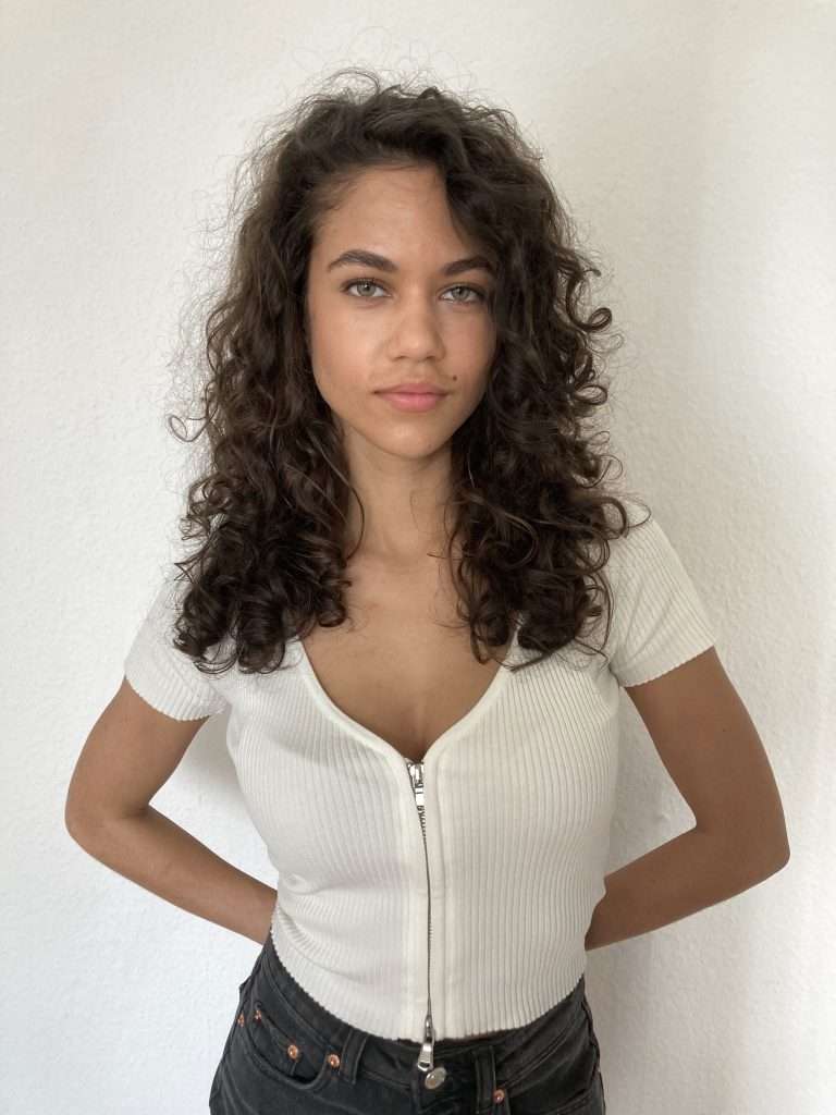 Yoana G._02